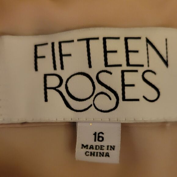 Gorgeous 15 Roses pink dress with gold overlay design NWT - Picture 9 of 10